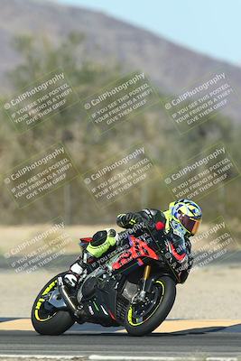 media/Oct-30-2025-Racers Edge (Thu) [[dabbdaf680]]/3-B Group/Session 5 (Turn 6)/